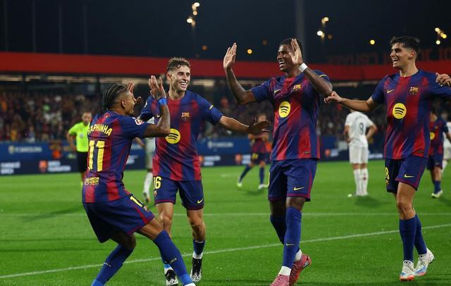 一里有两支, 巴黎的豪华